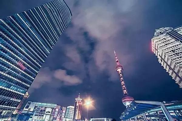电梯与地铁的竞赛，决定了你资产配置的逻辑